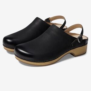 Dansko® Berry Clogs Black Burnished Nubuck Leather Size 38 Like New